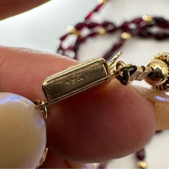 23"-25"  Double Stranded all Garnet and yellow gold filled beaded necklace! - Picture 4 of 15